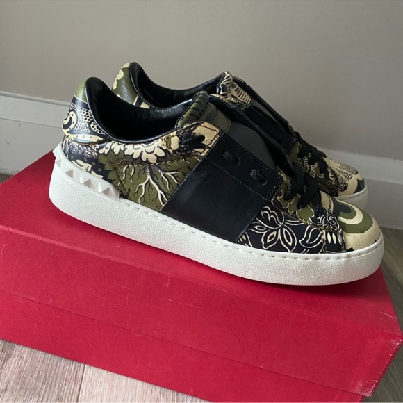 Valentino Garavani sneakers - Picture 3 of 6